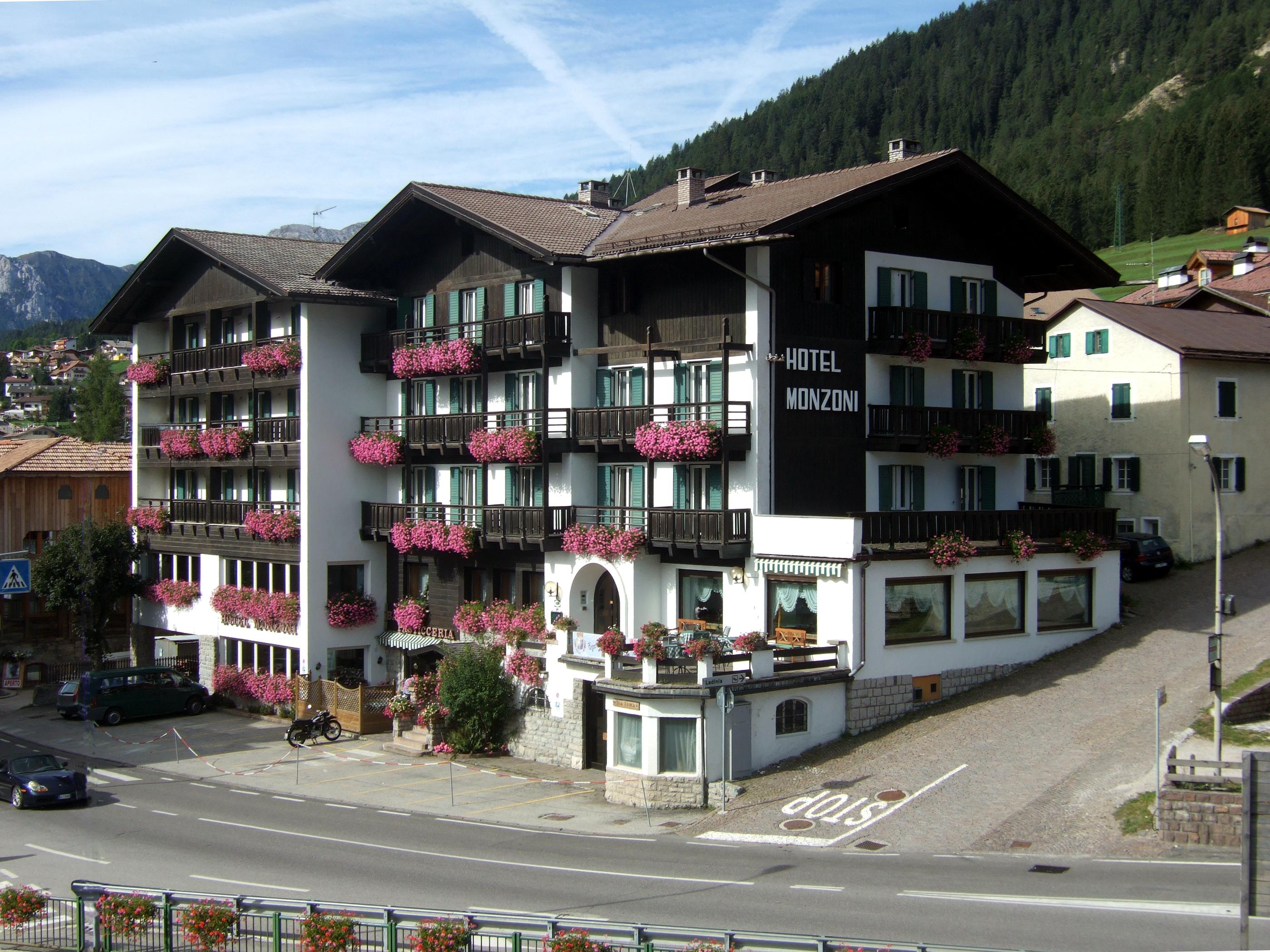Gh Hotel Monzoni Pozza di Fassa Luaran gambar