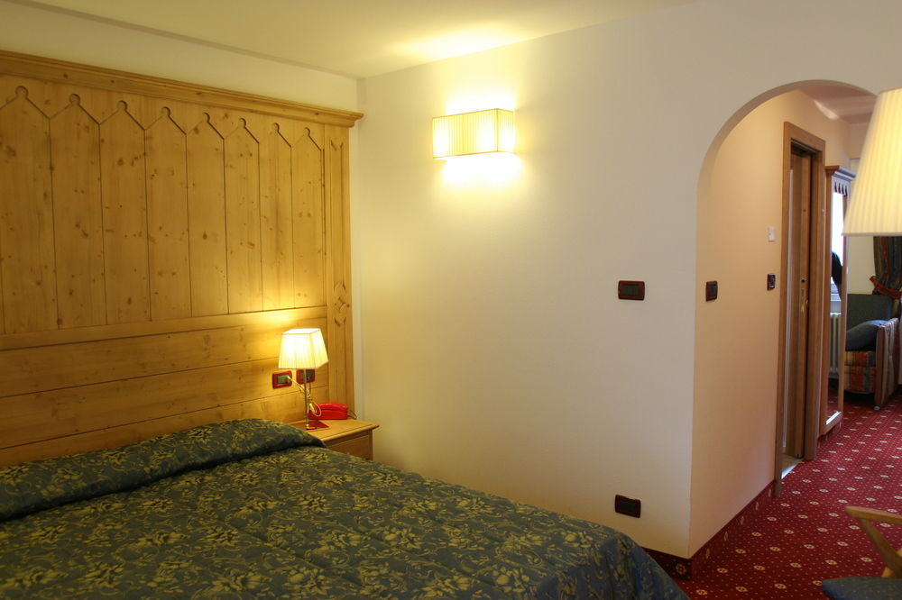 Gh Hotel Monzoni Pozza di Fassa Luaran gambar
