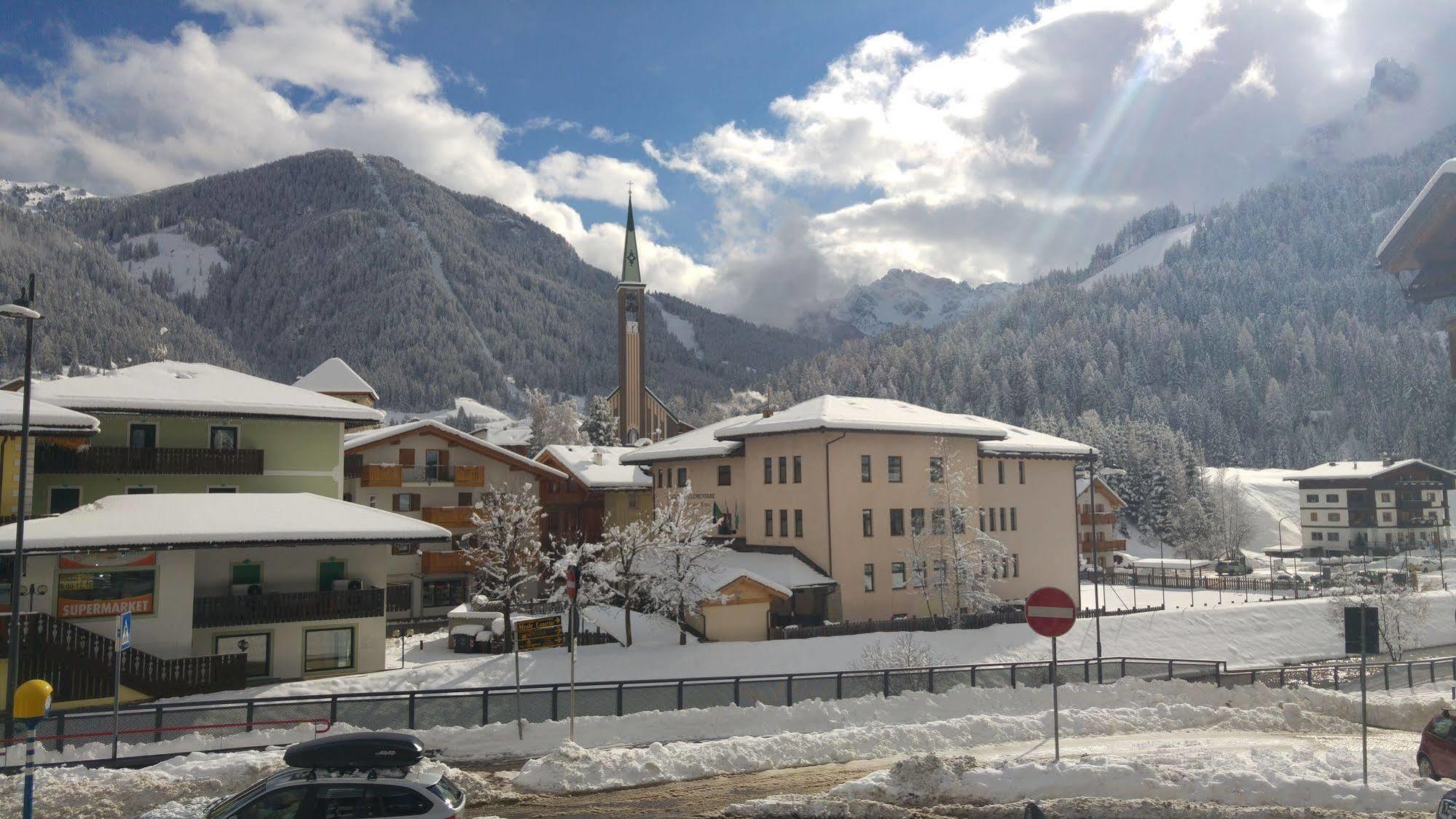 Gh Hotel Monzoni Pozza di Fassa Luaran gambar
