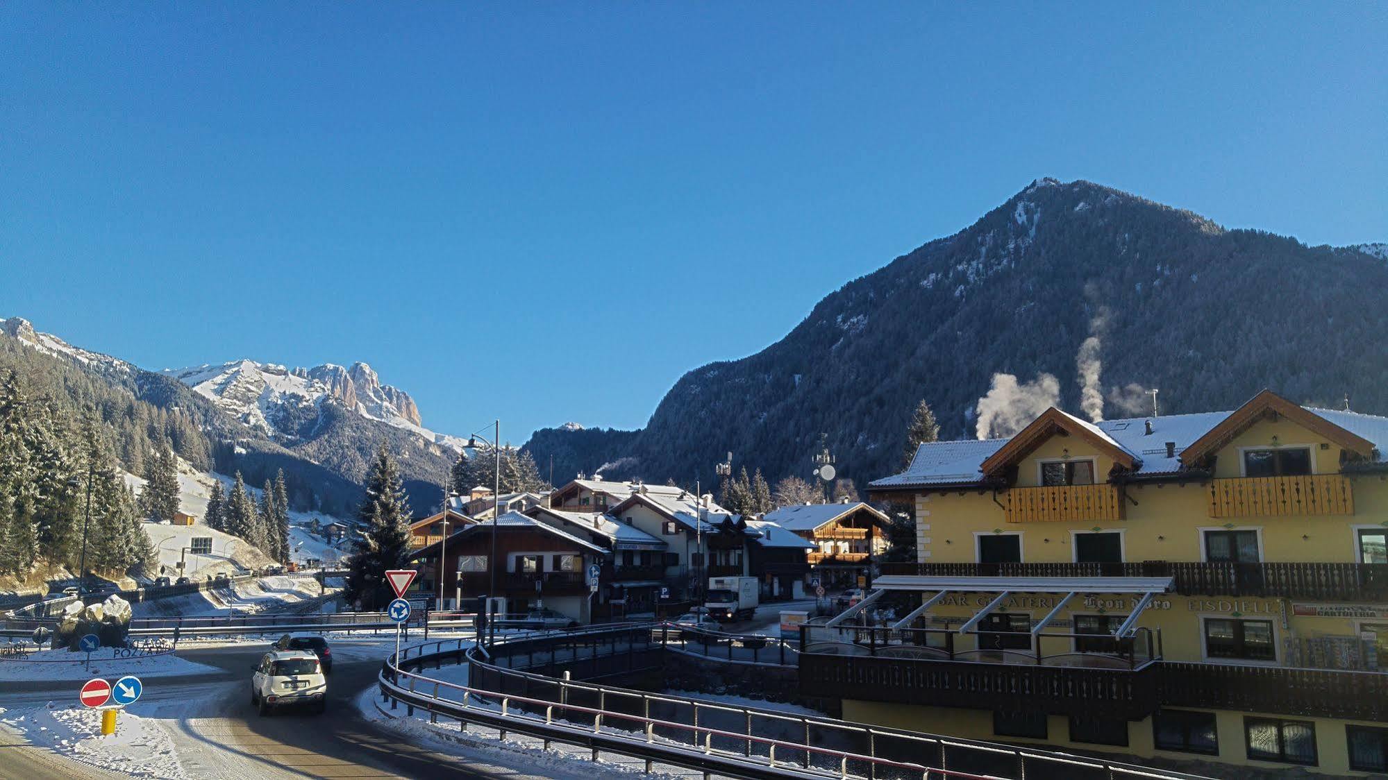 Gh Hotel Monzoni Pozza di Fassa Luaran gambar