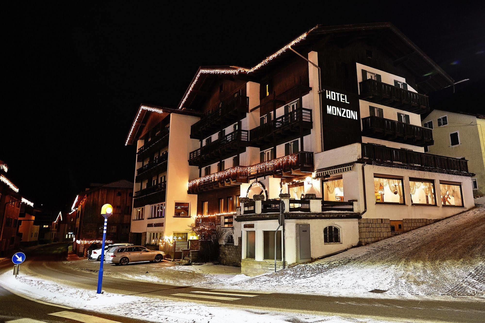 Gh Hotel Monzoni Pozza di Fassa Luaran gambar