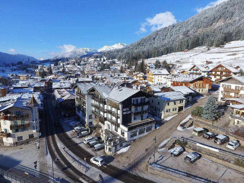 Gh Hotel Monzoni Pozza di Fassa Luaran gambar