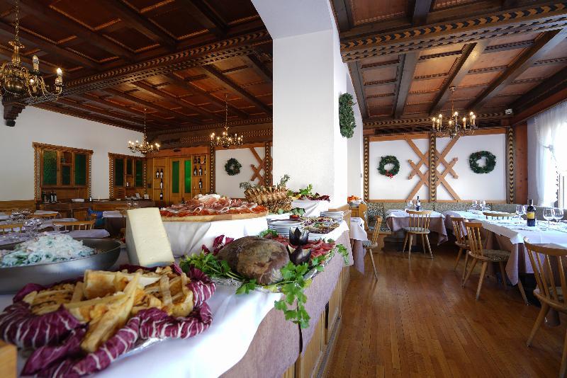 Gh Hotel Monzoni Pozza di Fassa Luaran gambar